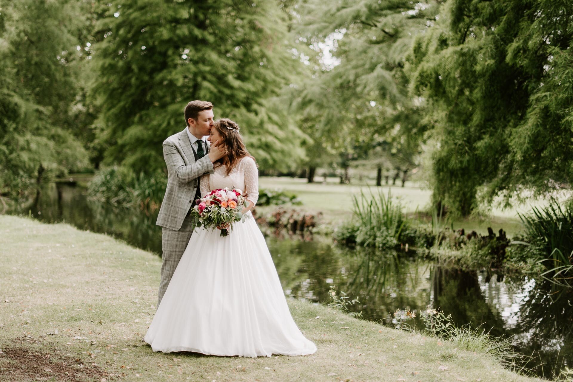 london-city-church-wedding-hampton-bushy-park-st-marys-church-149.jpg