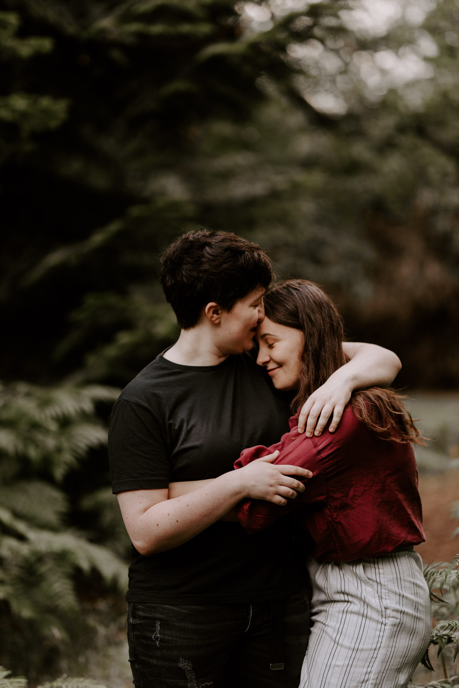MegNiamh - Couple Shoot - Virginia Water - Laura Williams Photography -32.jpg