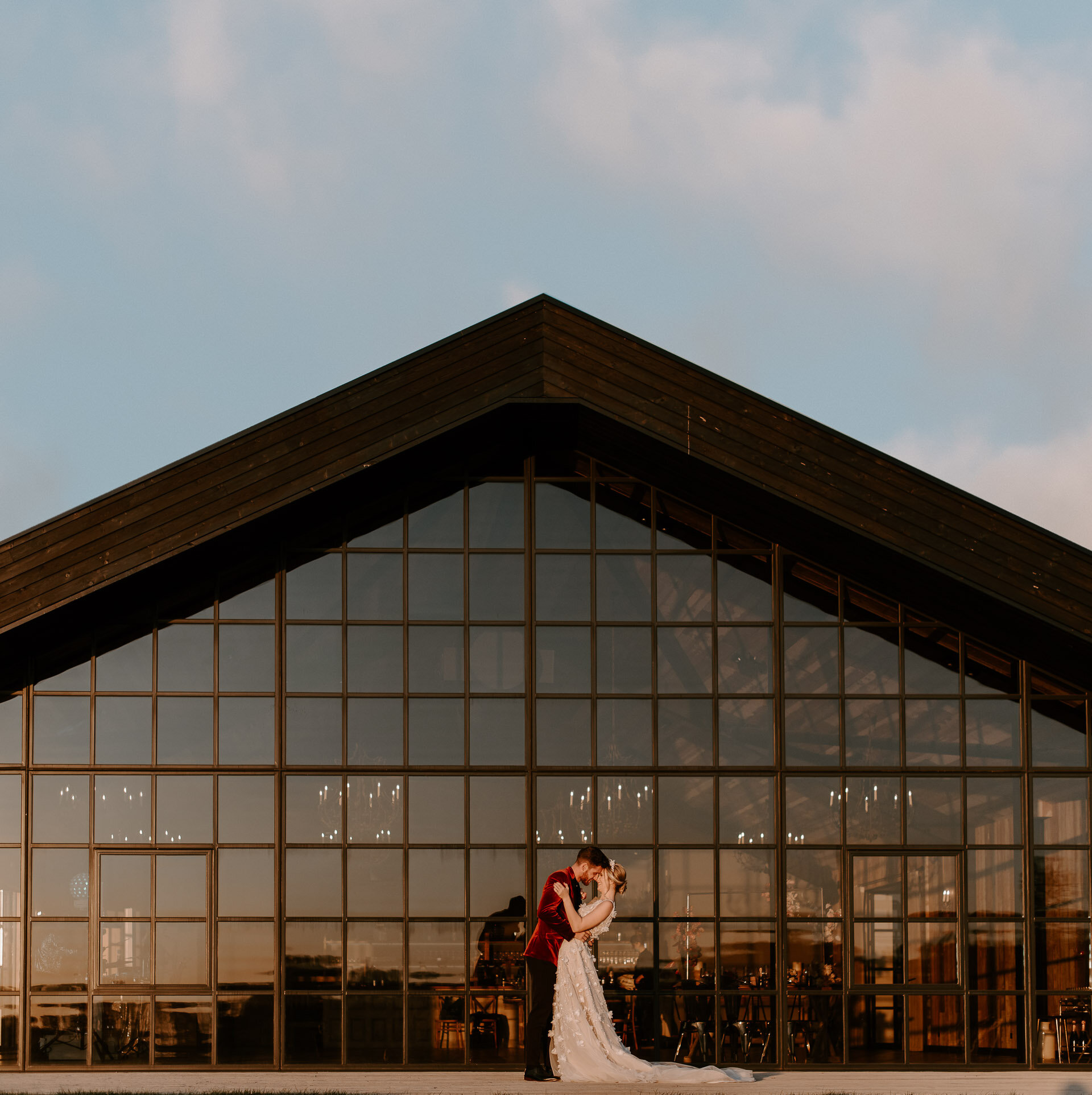 Botley-Hill-Barn-4-November-Laura-Williams-Photography-240.jpg