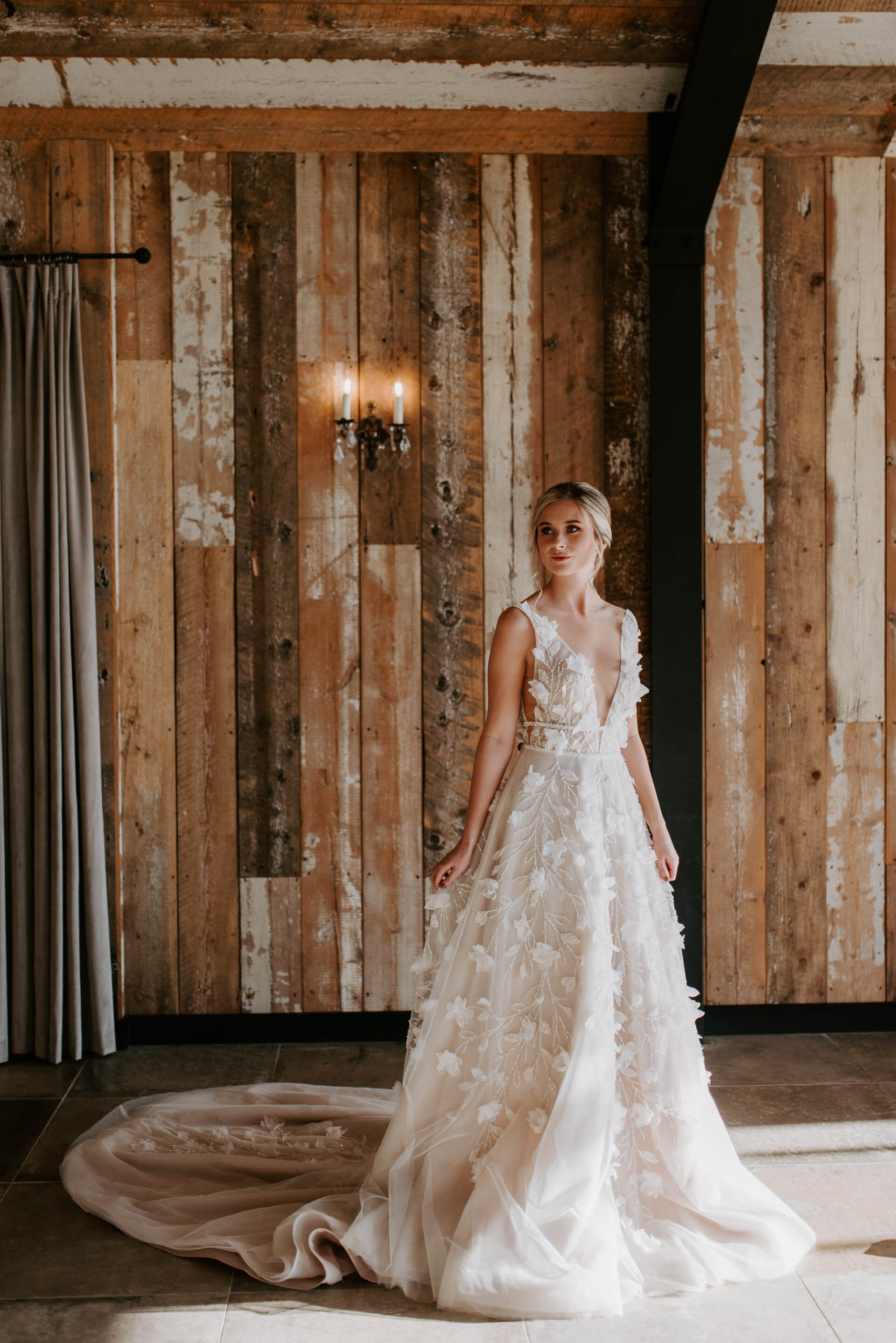 Botley-Hill-Barn-4-November-Laura-Williams-Photography-54.jpg