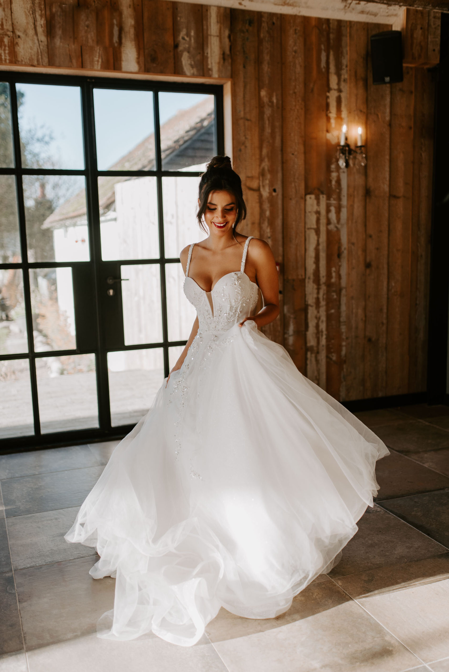 Botley-Hill-Barn-4-November-Laura-Williams-Photography-59.jpg