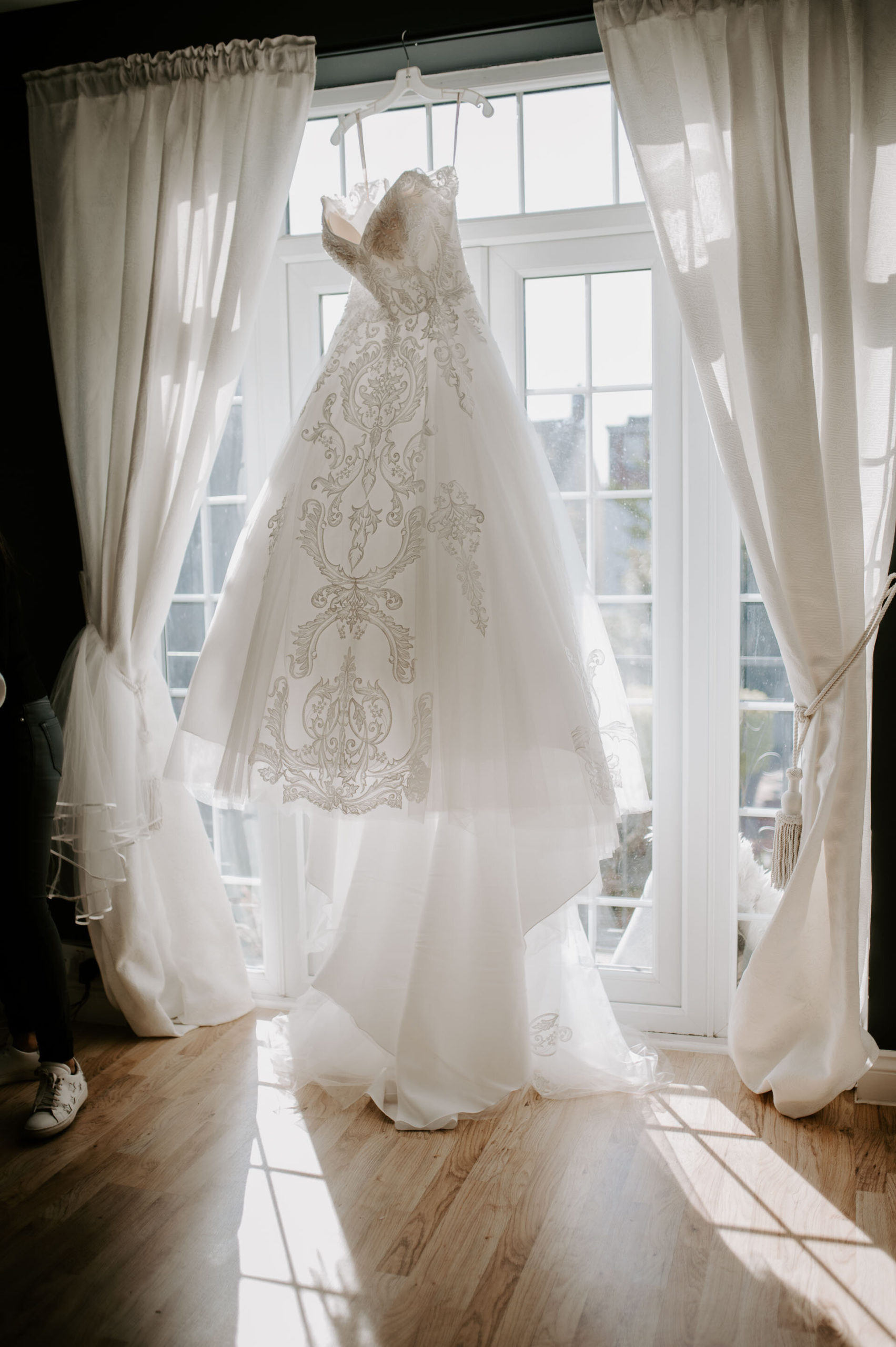 Reading Wedding - De Vere Wokefield Estate Golf Club - Candice and Mike - Laura Williams Photography2.jpg
