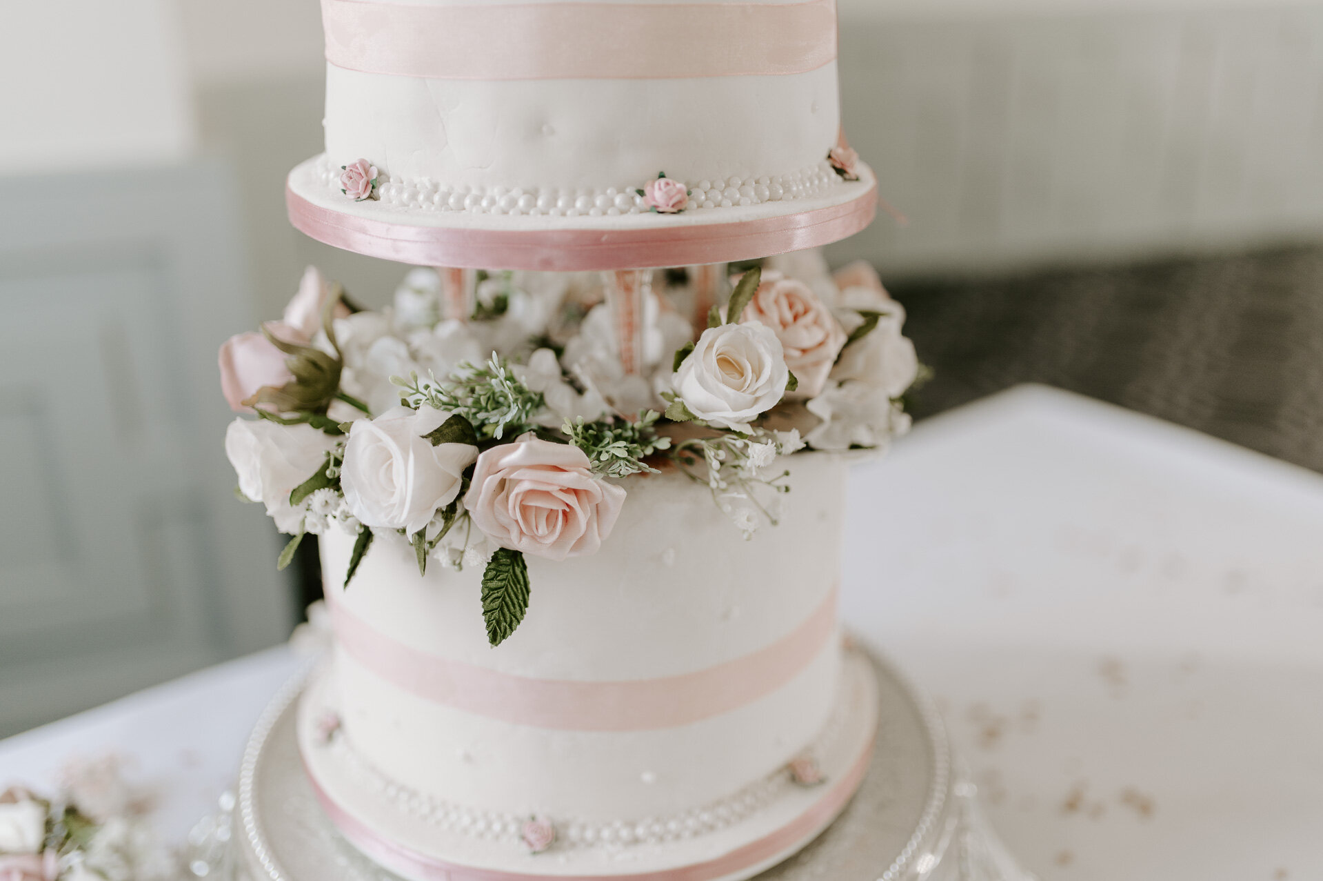 Reading Wedding - De Vere Wokefield Estate Golf Club - Candice and Mike - Laura Williams Photography79.jpg