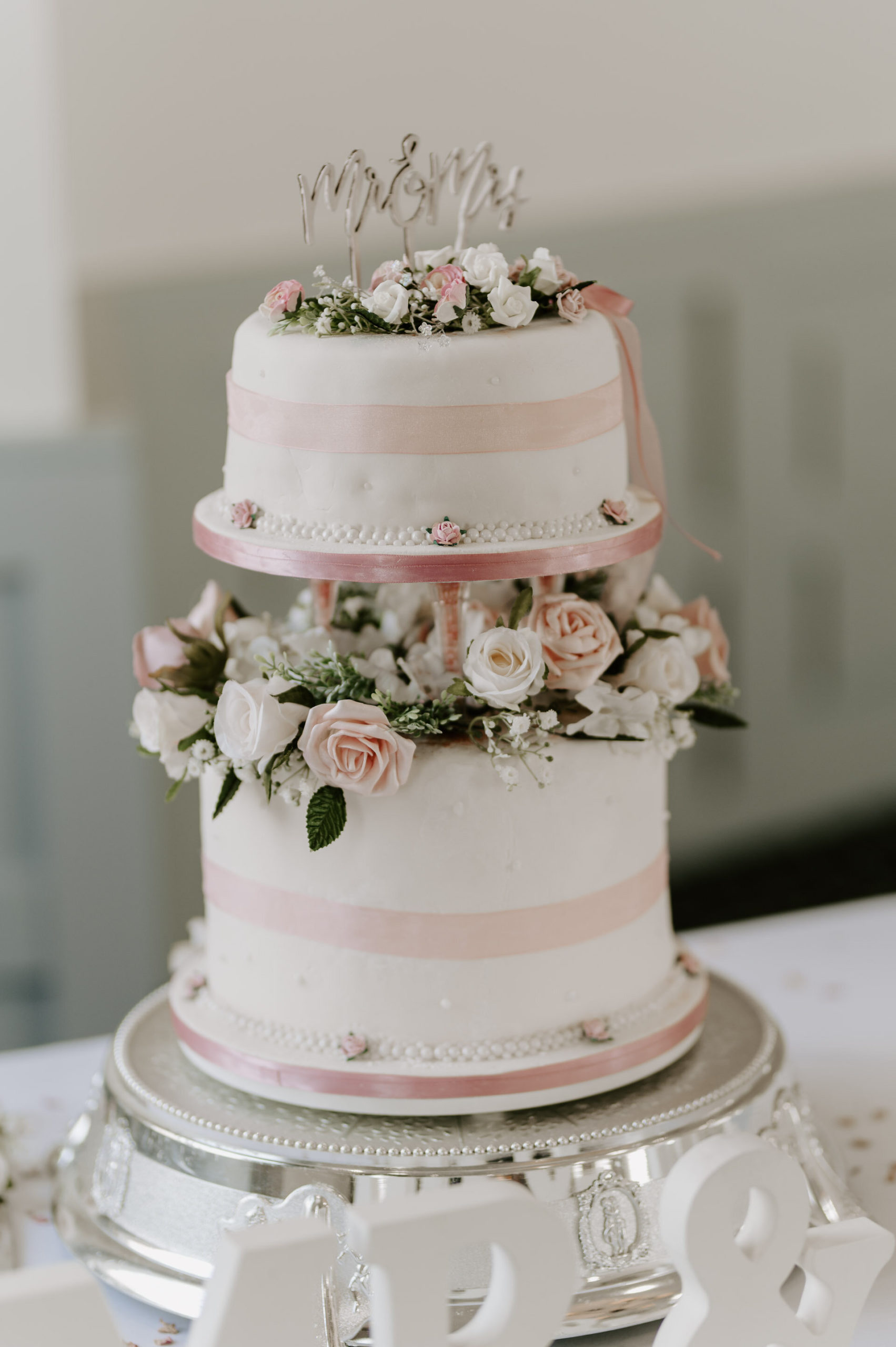 Reading Wedding - De Vere Wokefield Estate Golf Club - Candice and Mike - Laura Williams Photography80.jpg